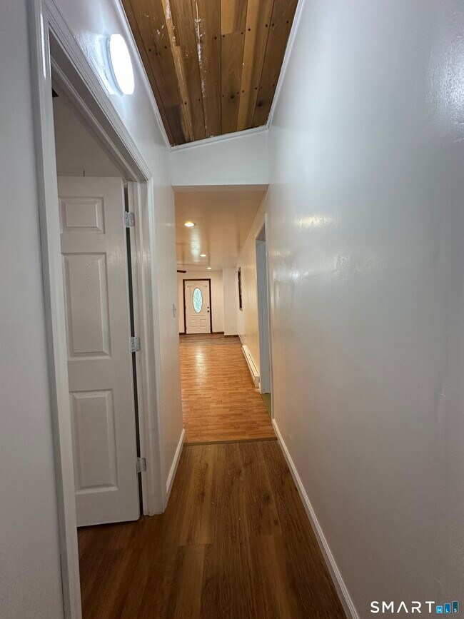 Building Photo - 48 Hunters Ave