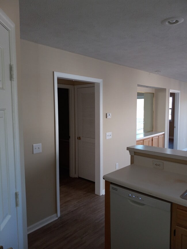 Building Photo - 589 Blue River Ct