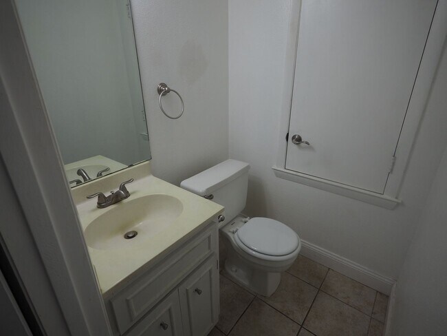 Building Photo - Amazing Austin condo!