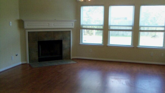 Building Photo - 10219 Riderdale Park Ln