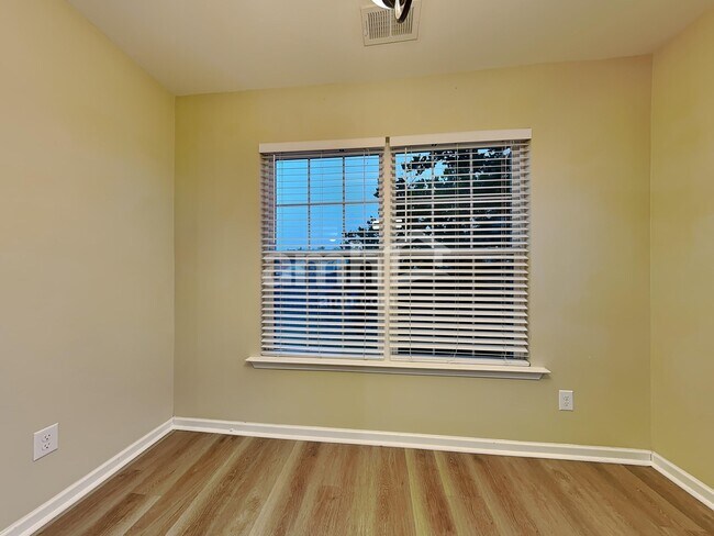 Building Photo - 42 Sand Valley Ct