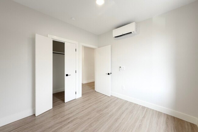 Building Photo - 103 Bostwick Ave