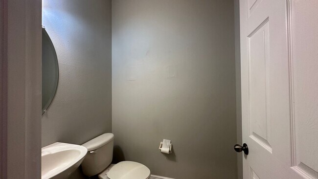 Building Photo - 418 Brentwood Club Cove