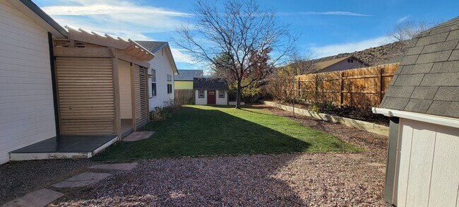 Building Photo - 2213 Twinflower W