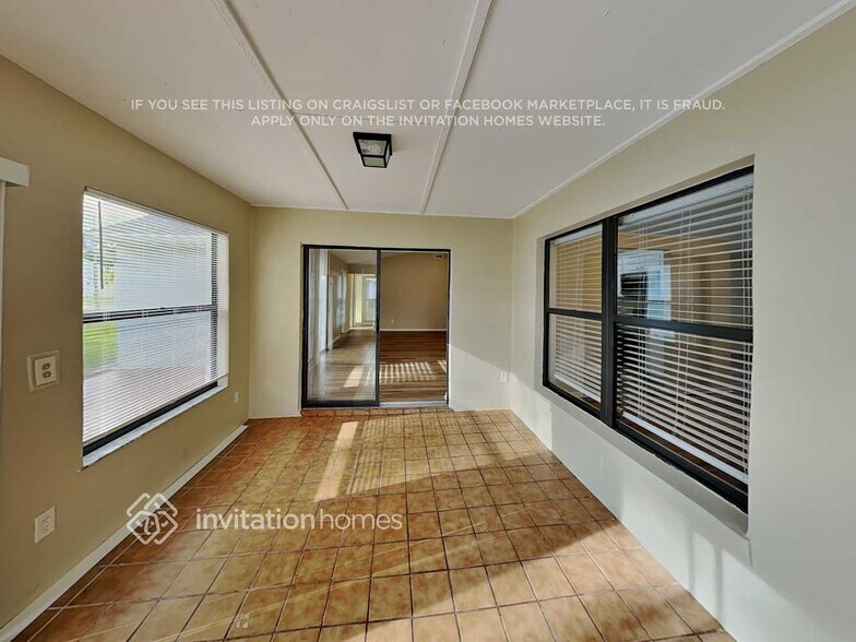 Building Photo - 2206 Fairmont Cir