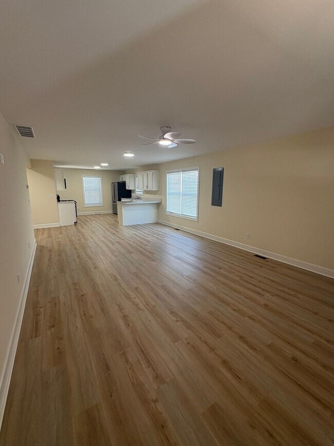 Building Photo - 504 Addison Ave