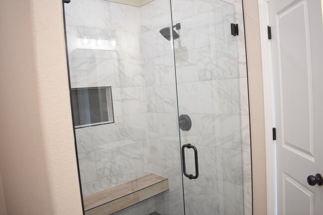 Building Photo - 2713 Sullivan Dr