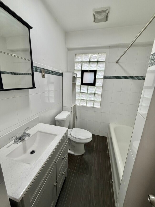 Building Photo - 4727 S Harding Ave