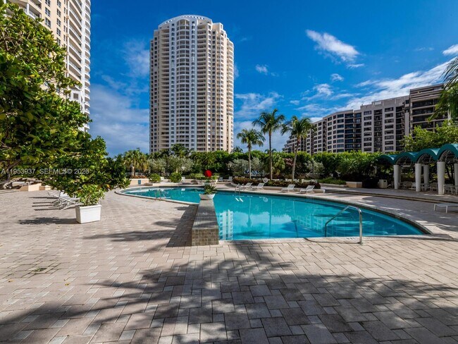 Building Photo - 888 Brickell Key Dr