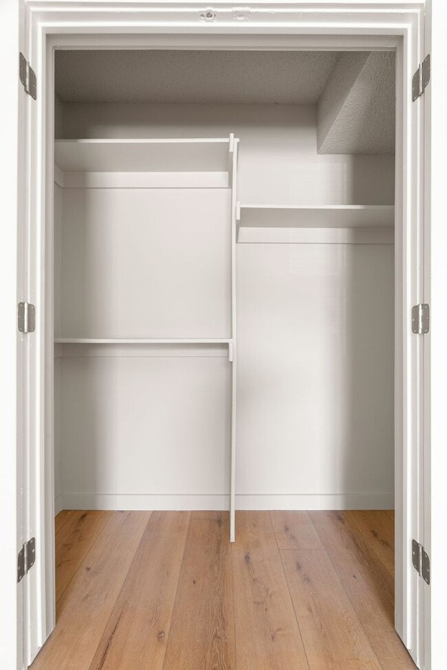 Building Photo - Newly Remodeled Beautiful 3 Bedroom Home