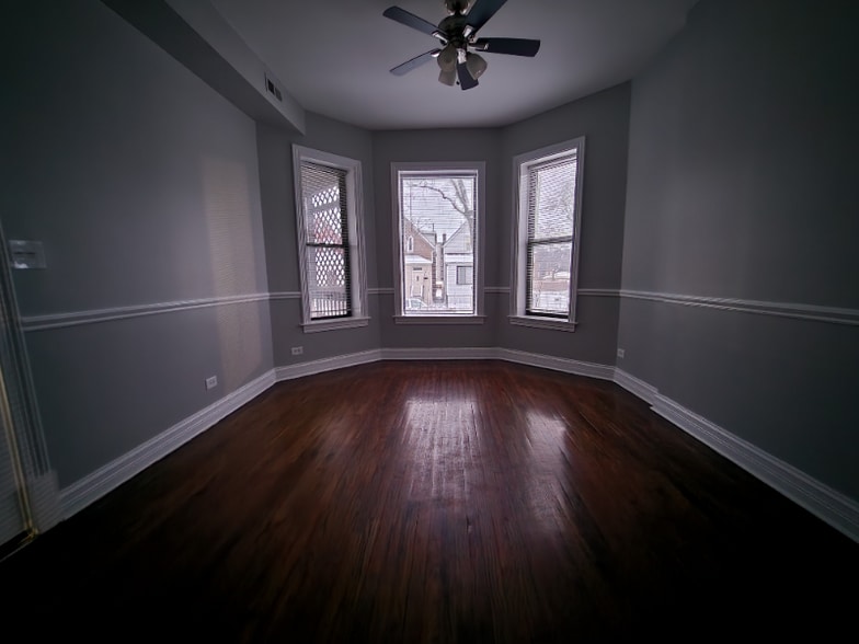 Primary Photo - 7314 S Kenwood Ave