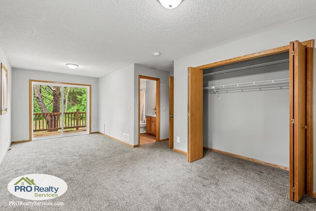 Building Photo - 3 Bedroom Home in Mounds View
