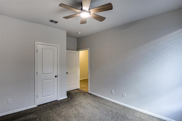 Building Photo - 701 Blacktail Dr