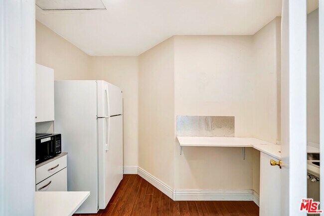 Building Photo - 12440 La Cresta Way