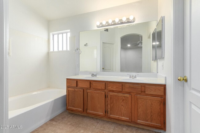 Building Photo - 100 N Bradley Dr