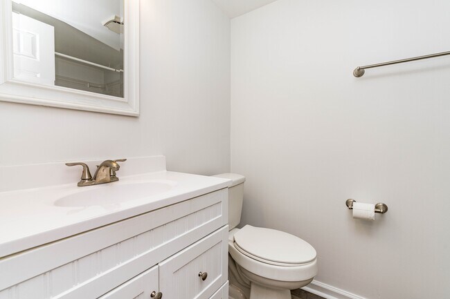 Building Photo - 1708 Ithaca Ln