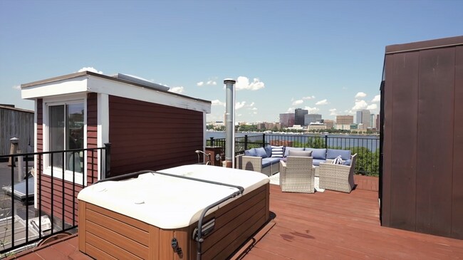 Building Photo - 214 Commonwealth Ave