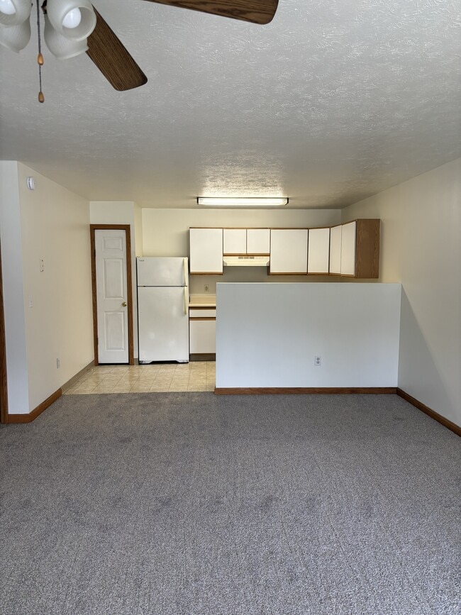 Building Photo - 242 E 6th St