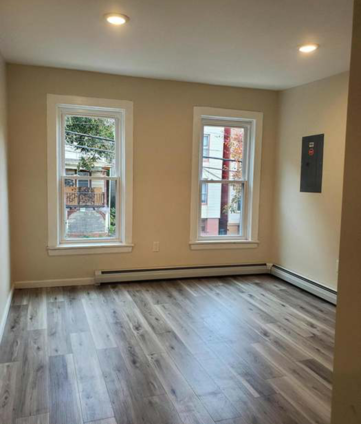 Building Photo - 208 Myrtle Ave