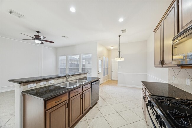 Building Photo - 9206 Sunlight Oak Ln