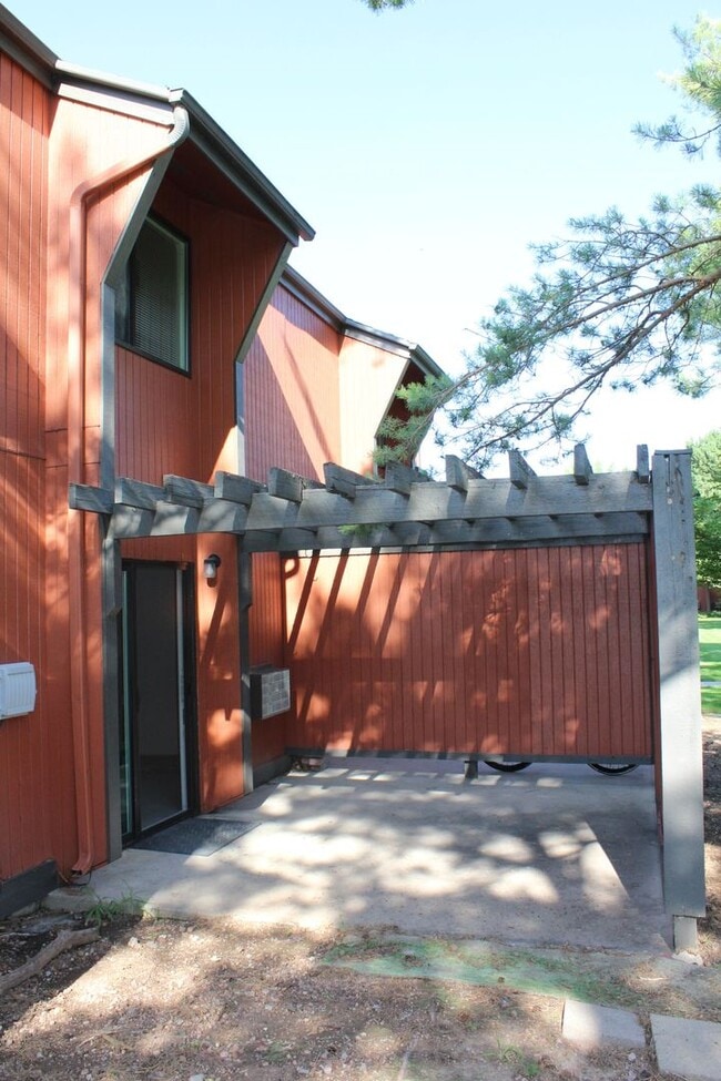 Building Photo - Convenient Living Just Minutes from CSU | 3-Bedroom Condo