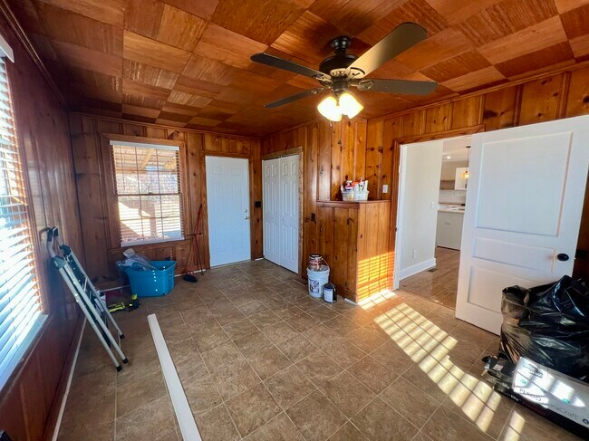 Building Photo - 1711 Greenland Dr