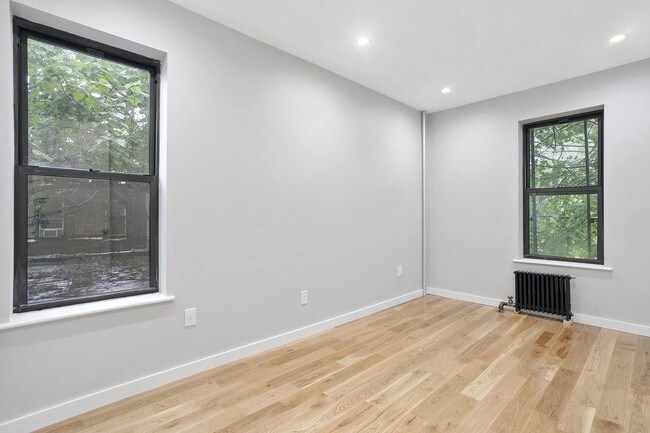 Building Photo - 482 Tompkins Avenue