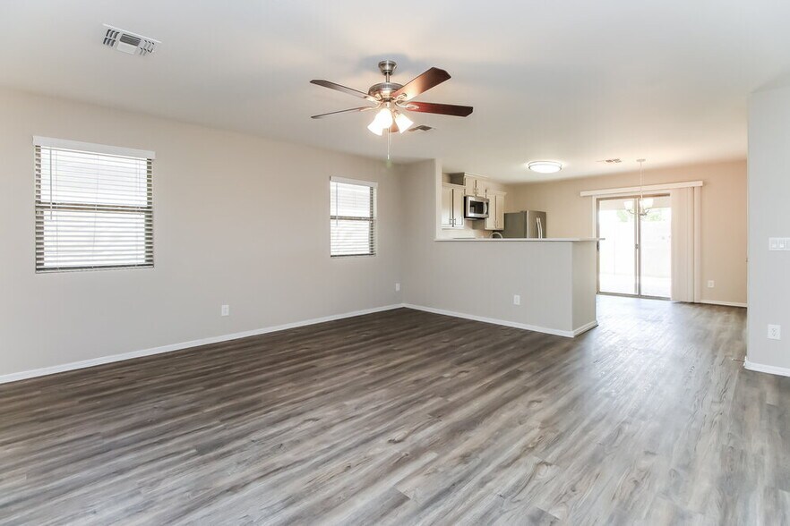 Building Photo - 2443 E Meadow Mist Ln
