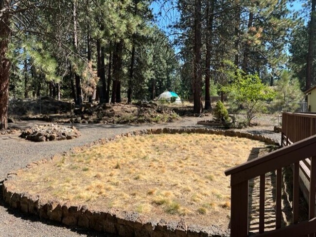 Building Photo - Deschutes River Woods
