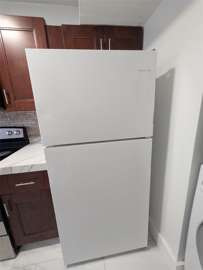 Building Photo - 2456 NW 52nd Ave