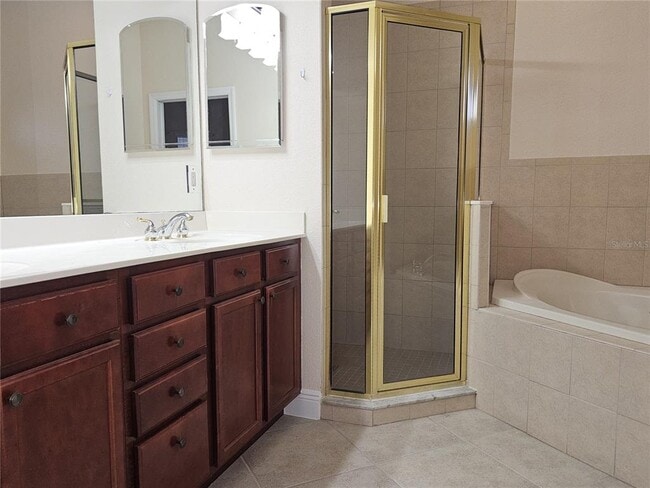 Building Photo - 13218 Fountainbleau Dr