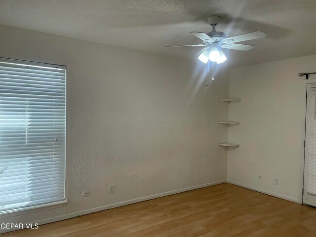 Building Photo - 4433 N Stanton St