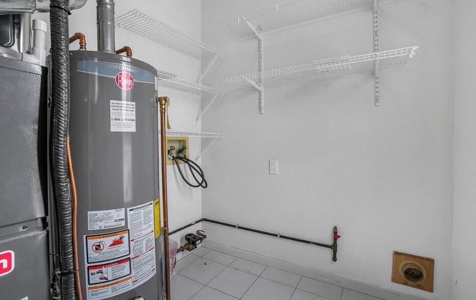 Building Photo - 105 E Bates St