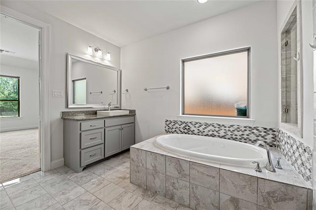 Building Photo - 880 Mountain Laurel Dr