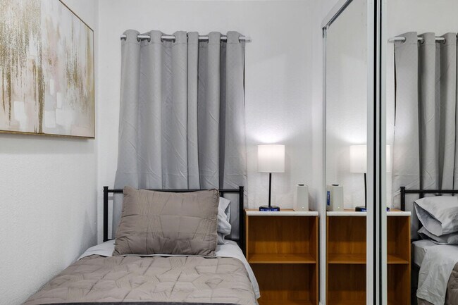 Building Photo - 5310 SW 138th Pl