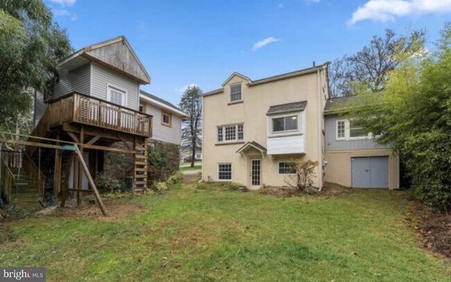 Building Photo - 4240 Fairview Ave