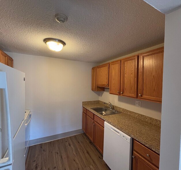 Building Photo - 550 Walnut St