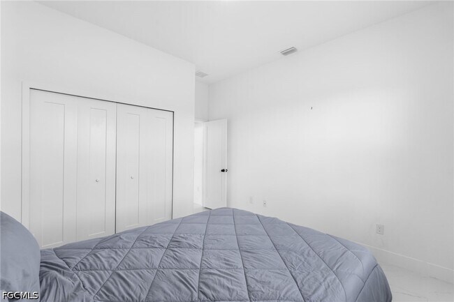 Building Photo - 2608 25th St W