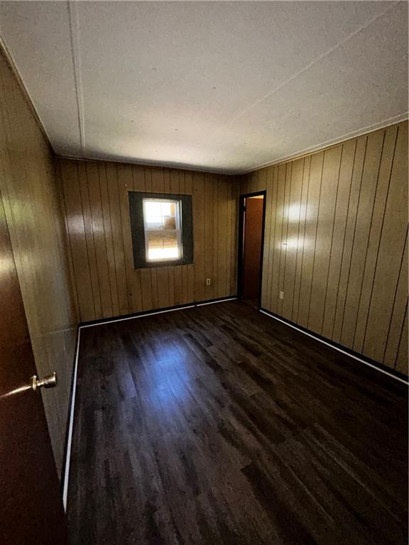 Building Photo - 2891 Village Green Dr