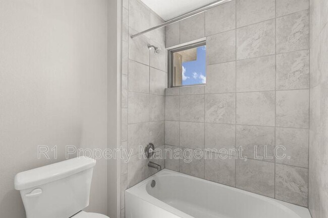 Building Photo - 5643 Linq Place Northeast