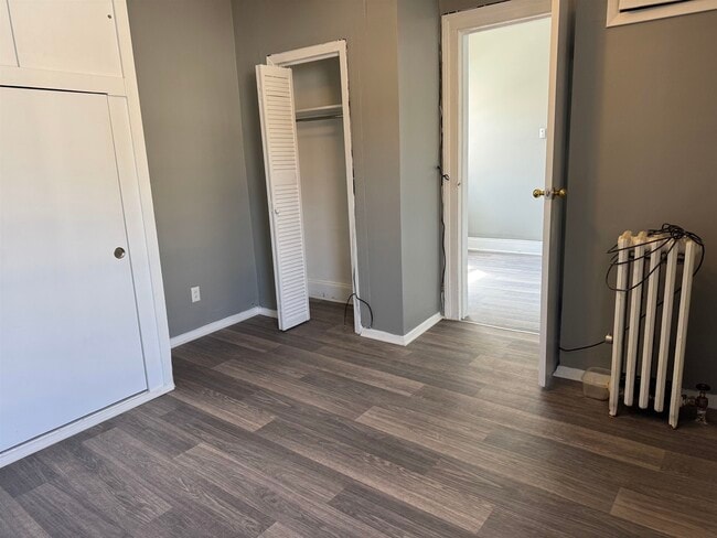 Building Photo - 132 43rd St