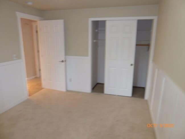 Building Photo - Beautiful 2 Story 3 Bed 2.5 Bath