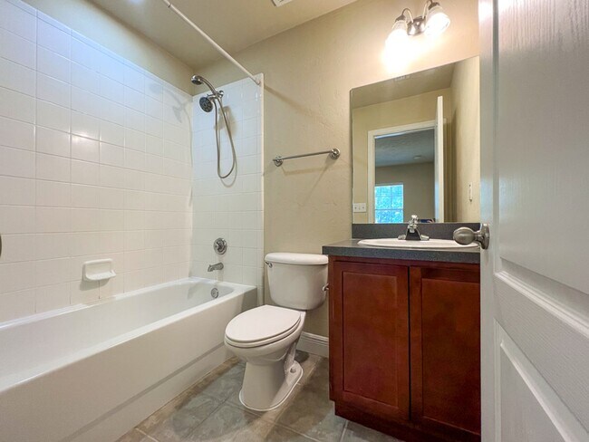 Building Photo - 2972 SW 35th Pl