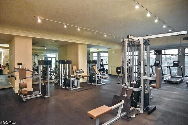Building Photo - 14380 Riva Del Lago Dr