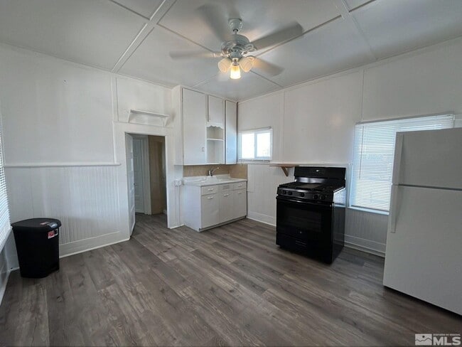 Building Photo - 1027 1/2 W 2nd Street Unit