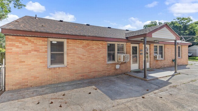 Building Photo - 9103 Hammett Ave