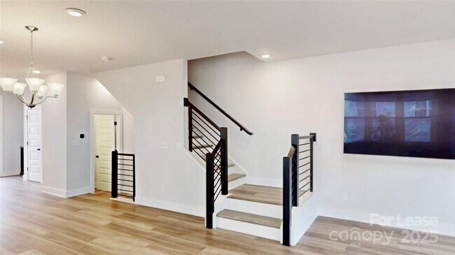 Building Photo - 7017 Louie Ln