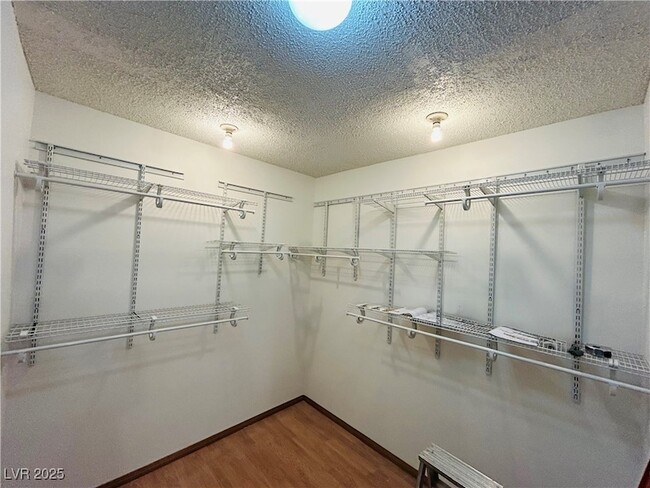 Building Photo - 3914 El Paso Dr