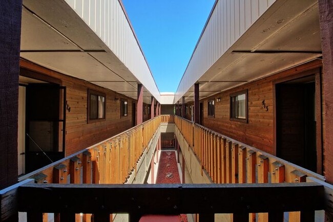 Building Photo - Cozy 2-Bedroom Condo Near CMU & St. Mary’s – Great Amenities!
