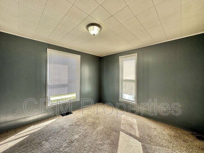 Building Photo - 1115 S Jay St